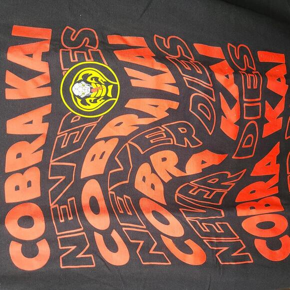 Cobra Kai 'Never Dies' Graphic T-Shirt - Black Tee Size Medium - Picture 3 of 4